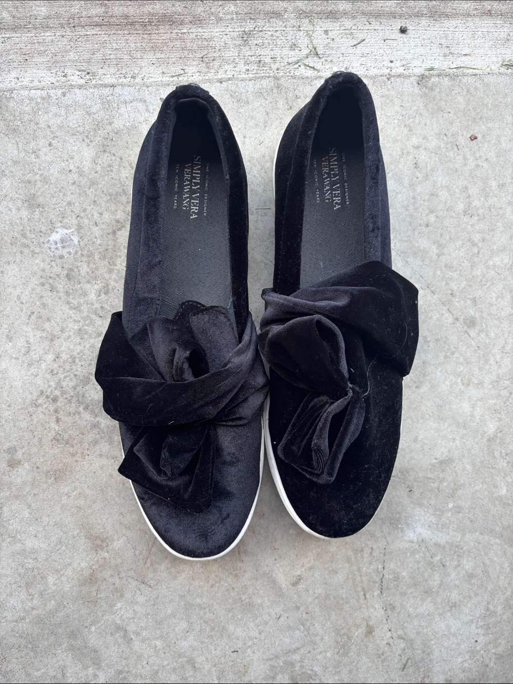 Vera Wang Black Velvet Bow Slip-On Flats